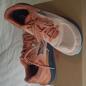 Altra Women's Paradigm 7 Shoes Coral ALOA82CG447 Running  Foot Shape Size 8.5